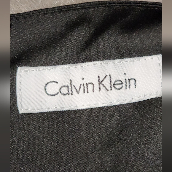 Calvin Klein Silk Sleeveless Black and Multicolor Top - Picture 2 of 6